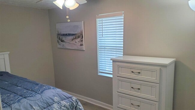 Building Photo - 3BR / 2BA HOME -  St Johns Park   *COMING ...