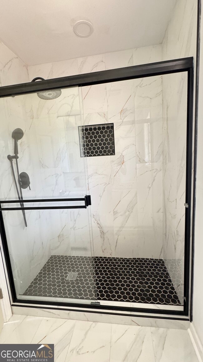 Building Photo - 723 Sheffield Rd