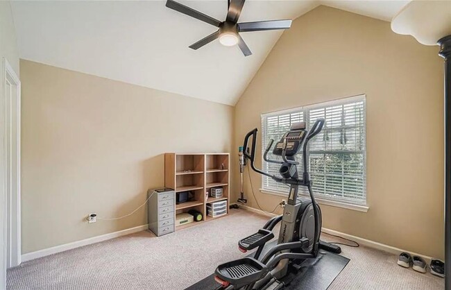 Building Photo - 1015 Pebble Creek Trail