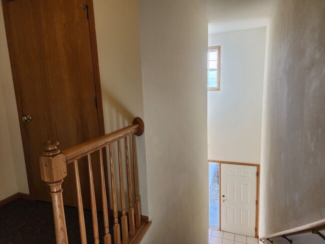 Building Photo - 3076 Selkirk Dr