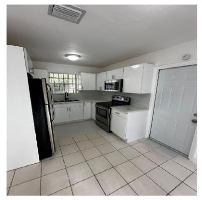 Building Photo - 20405 NW 21st Ave