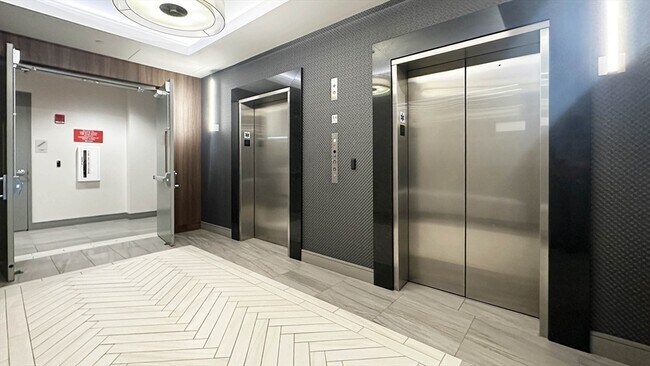 Building Photo - 121 Portland St