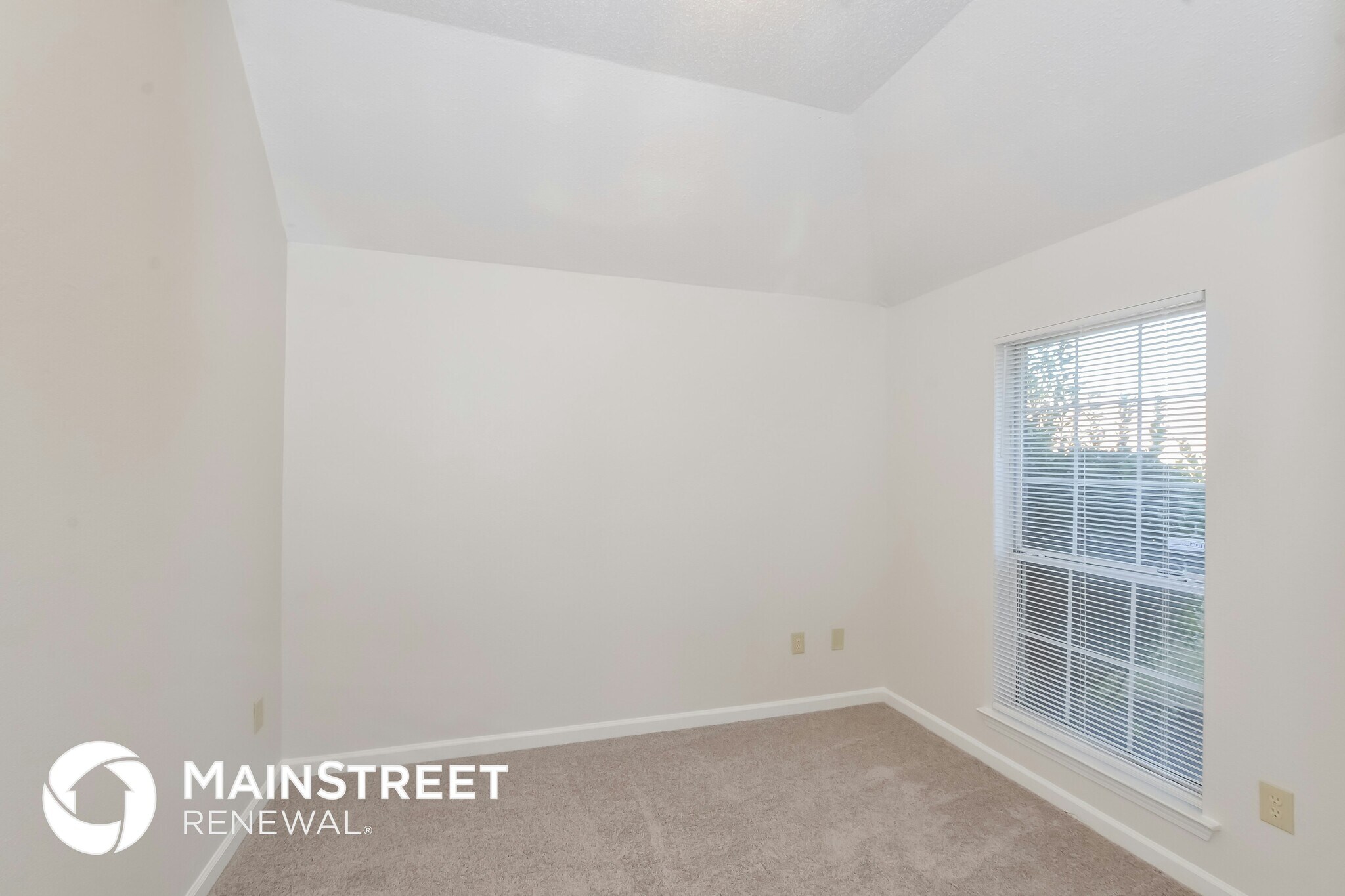 Building Photo - 6650 Spencer Forest Cove W