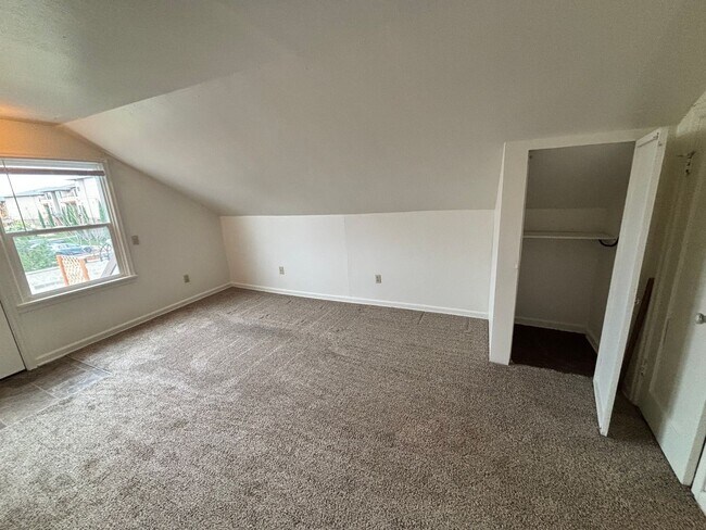 Building Photo - rlansing