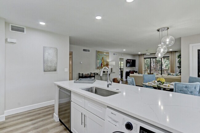 Building Photo - 206 Brackenwood Terrace