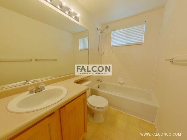 Building Photo - 6536 Graymont Dr