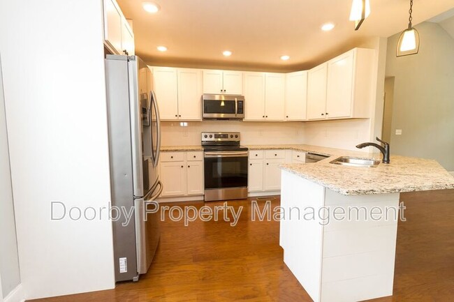 Building Photo - 4436 Oakwood Dr