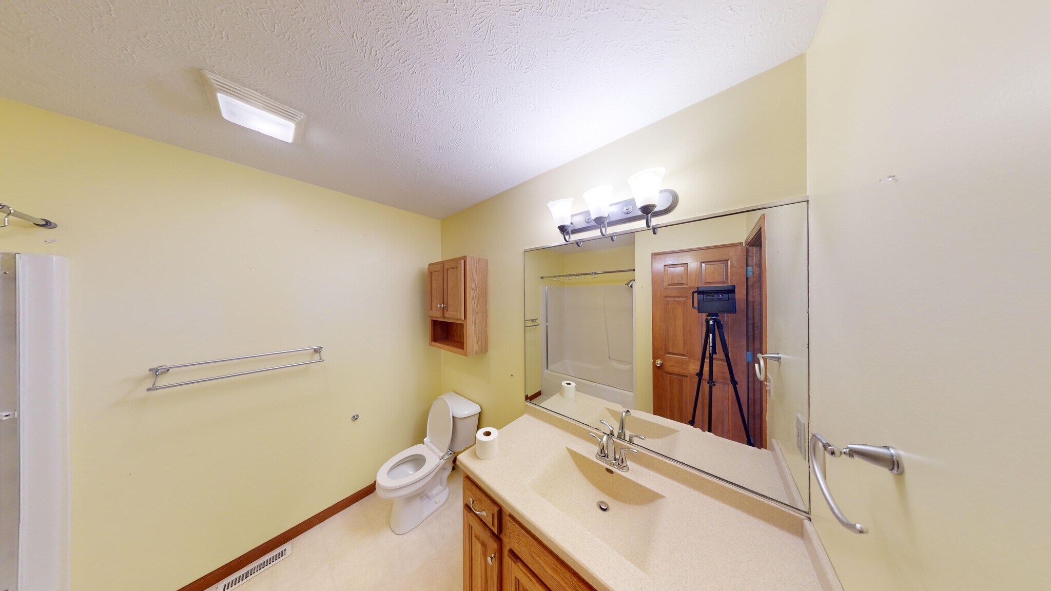 Building Photo - 3209 Sequoia Dr