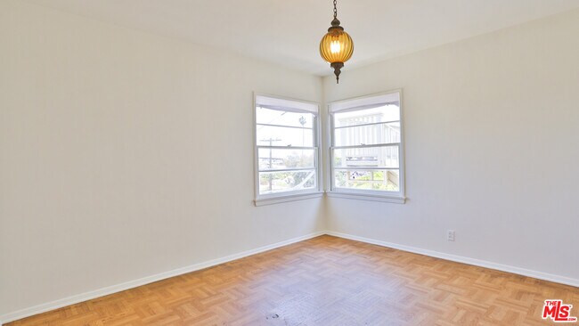 Building Photo - 220 4th Ave