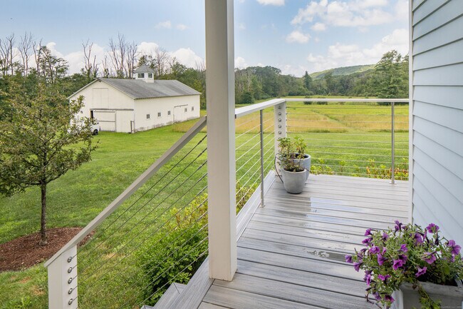 Building Photo - 41 Loon Meadow Dr