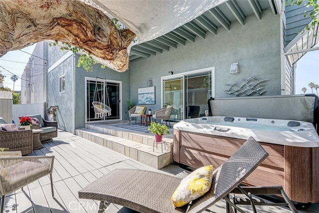 Building Photo - 718 S Broadway