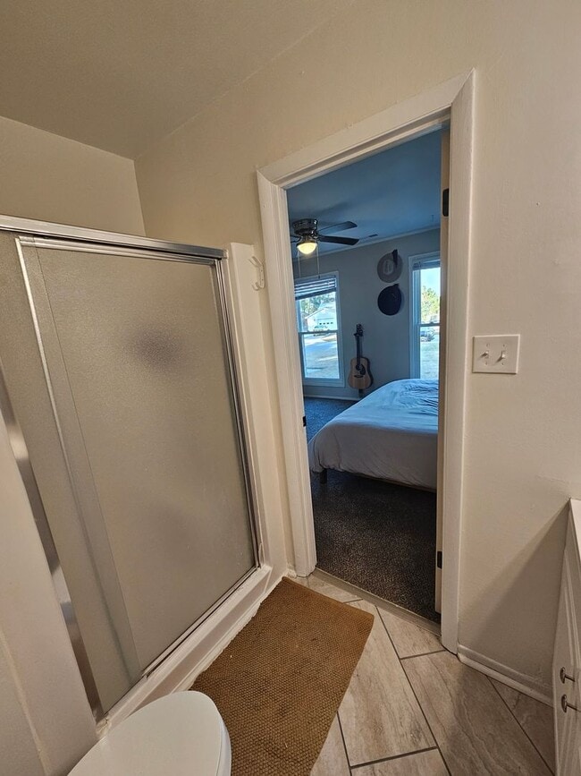 Building Photo - 3 Bedroom Corner Lot Close to Lejeune Blvd