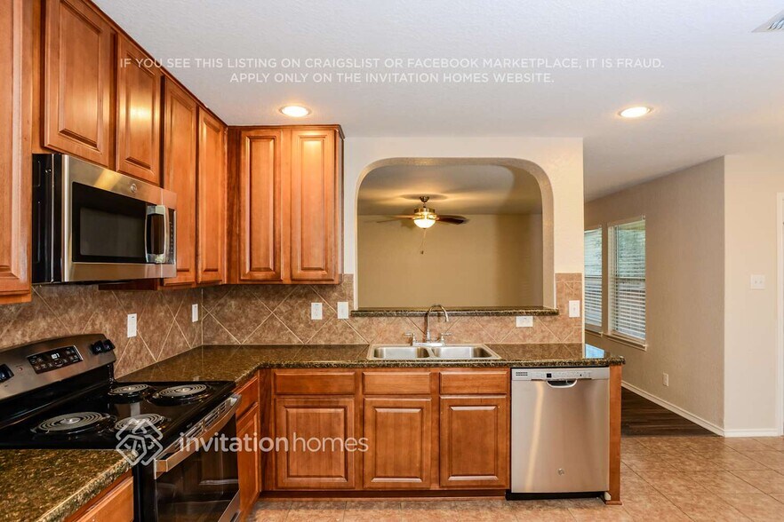 Building Photo - 559 Red Quill Nest