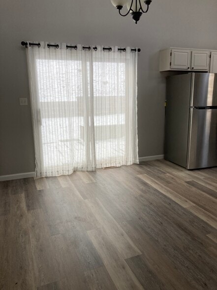 Building Photo - 6 Coolview Ln