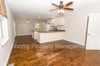 Building Photo - 3498 Crompton St