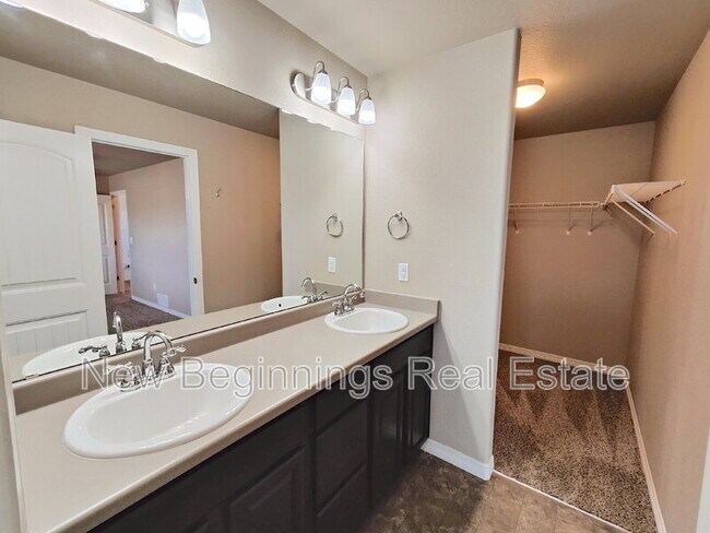 Building Photo - 6134 Meadowbank Ln