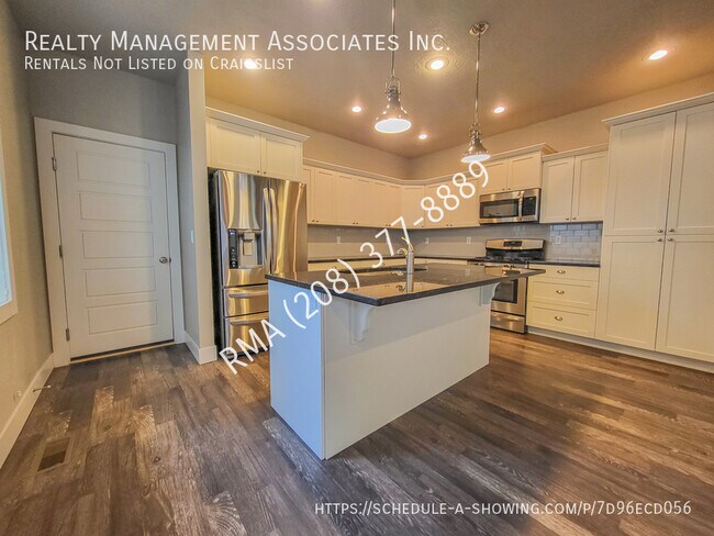 Building Photo - 2663 W Malad St