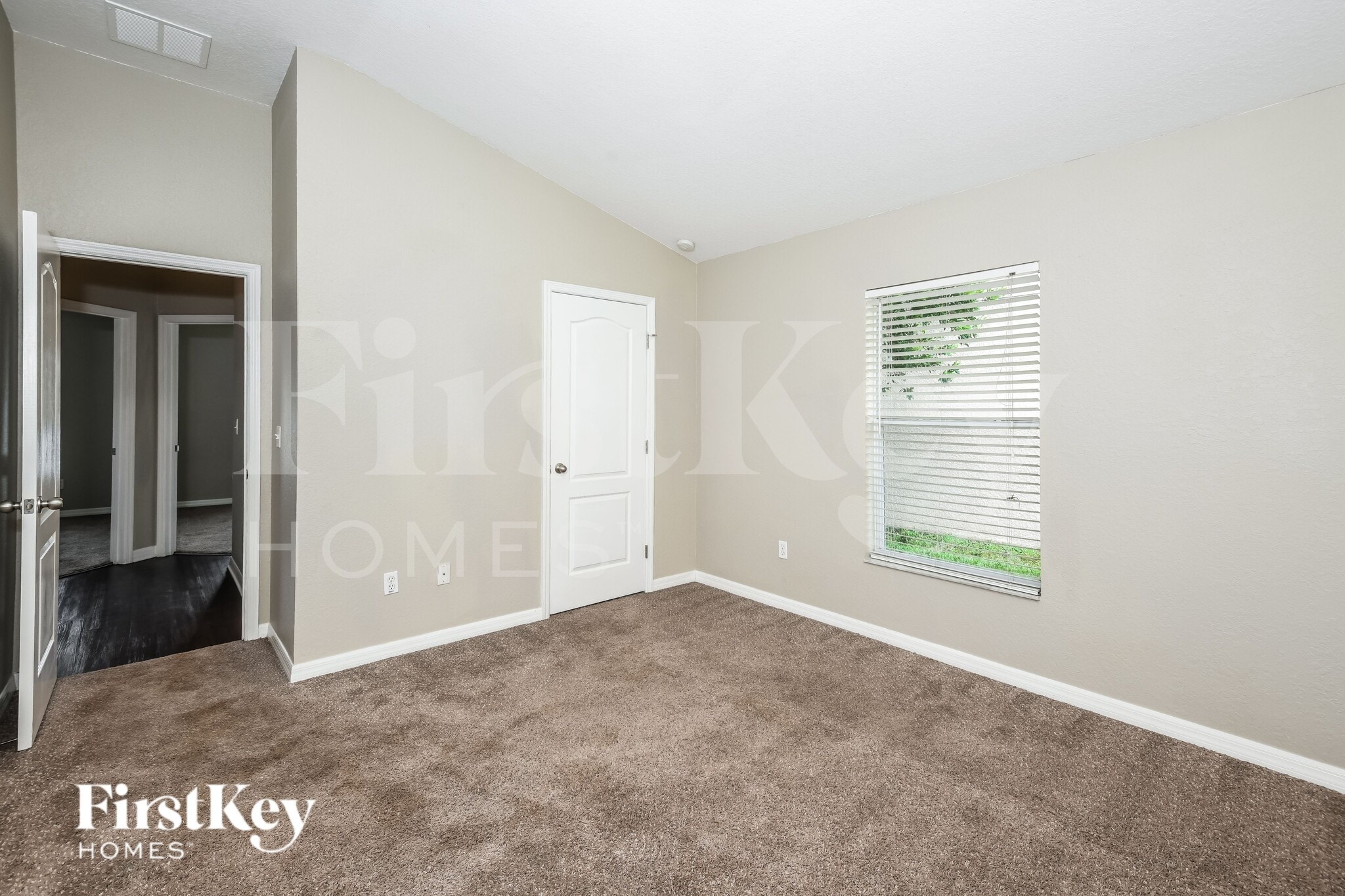 Building Photo - 5455 Oro Valley Rd