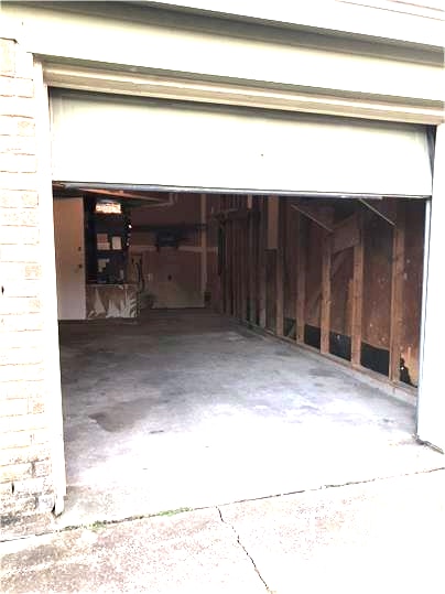 Building Photo - 933 NW Summercrest Blvd
