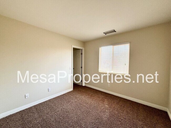 Building Photo - 15091 Brown Ln
