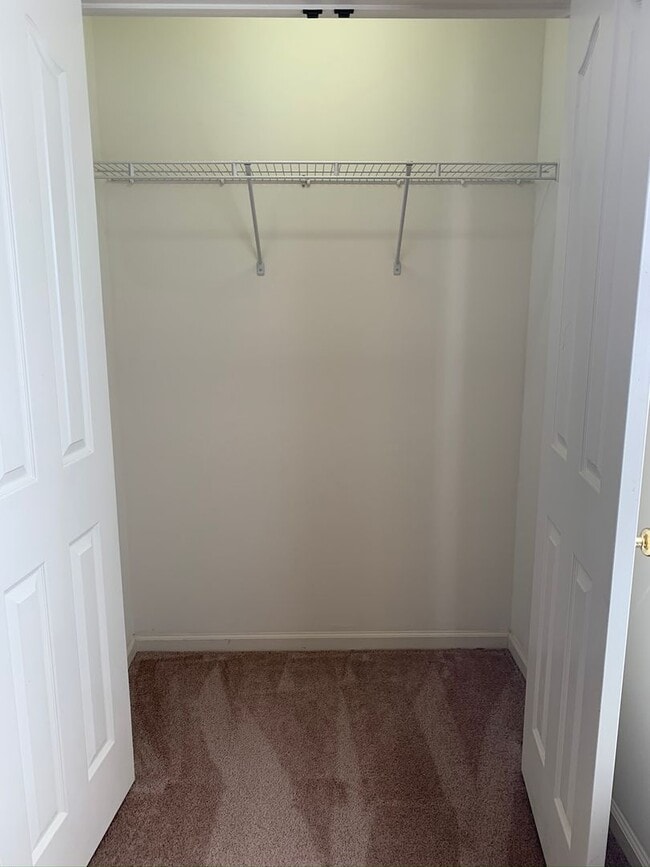 Building Photo - 132 Springwood Ln