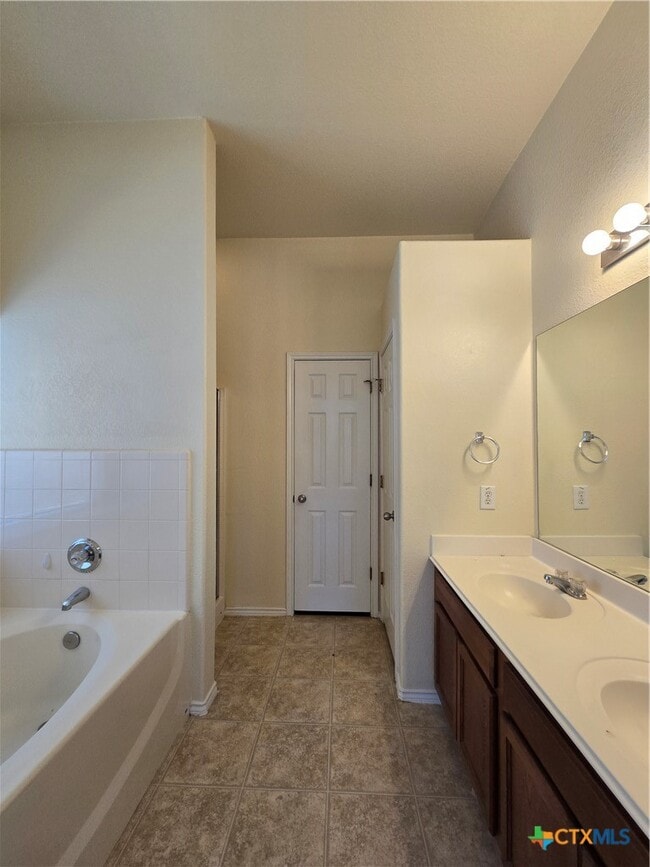 Building Photo - 345 Placid Meadow