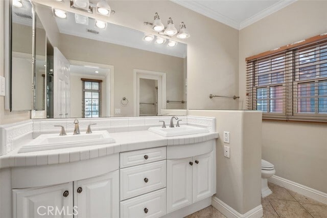 Building Photo - 2725 Bungalow Pl