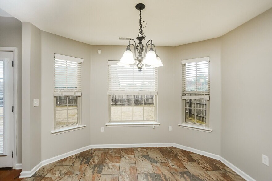 Building Photo - 3468 Avis Ln