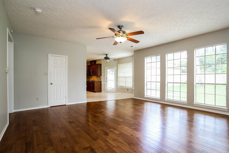 Building Photo - 5111 Natural Bridge Dr