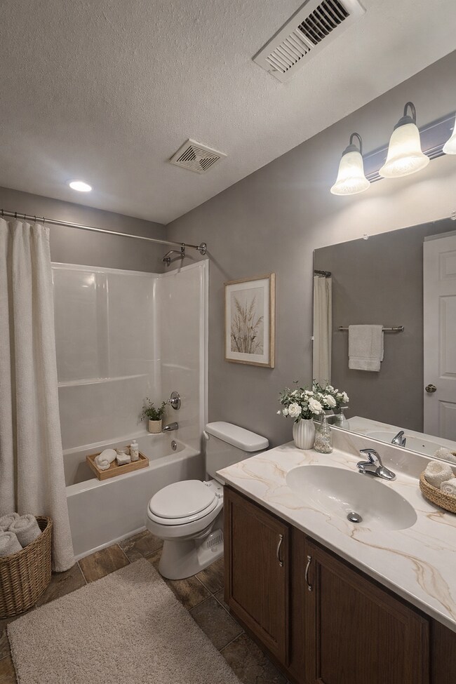 Building Photo - $2500 - 5 Bedrooms 3 Baths + Bonus Room