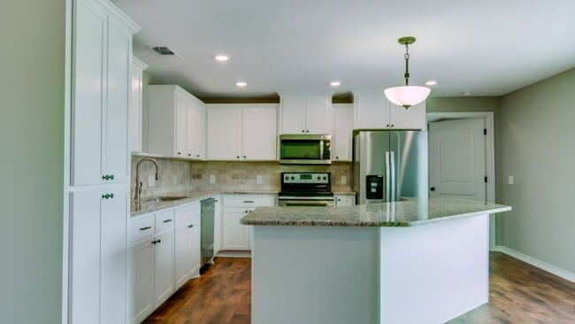 Building Photo - Townhouse for lease!