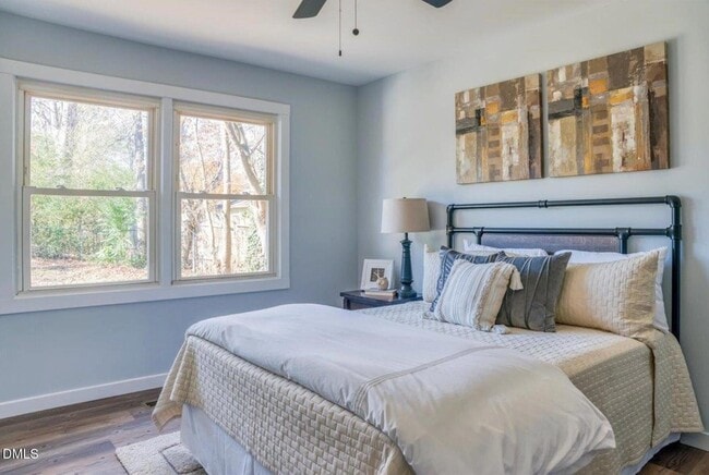 Building Photo - 2204 Emerson Pl