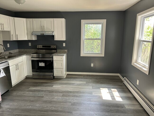 Building Photo - 11 Hawkins St