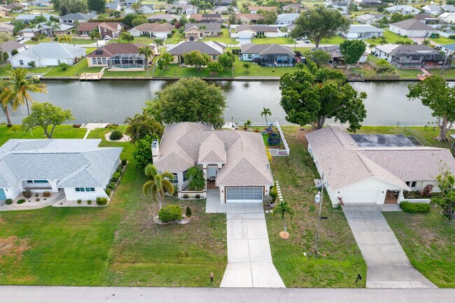 Building Photo - 533 SE 21st Ave