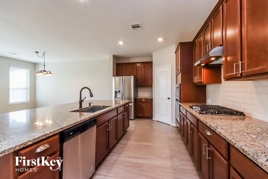 Building Photo - 25515 Kensington Lk Dr