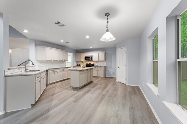 Building Photo - 11745 Logan Ridge Dr