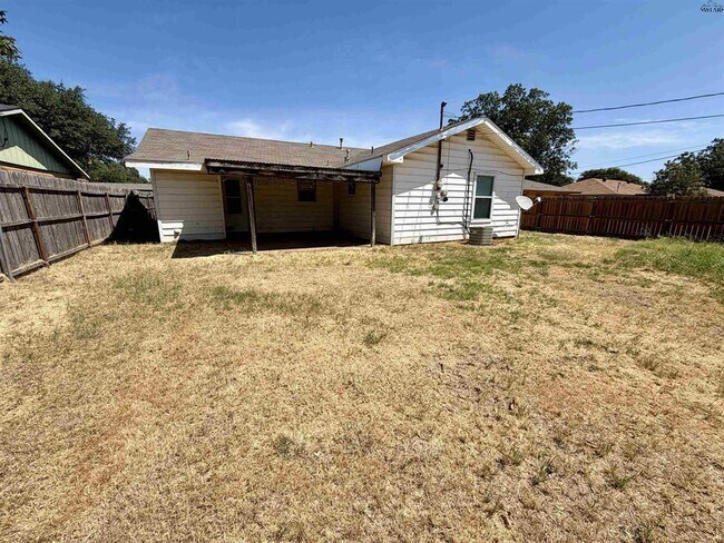 Building Photo - 3017 McGaha Ave