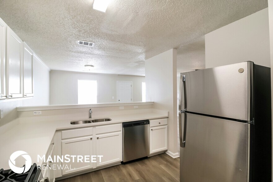 Building Photo - 165 Colser Drive