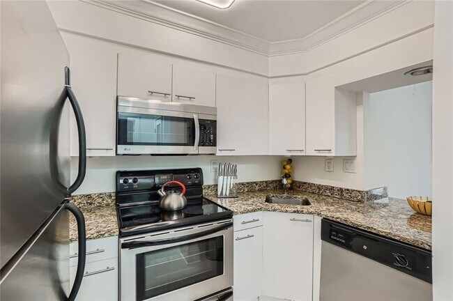 Building Photo - 2870 Pharr Ct S Northwest