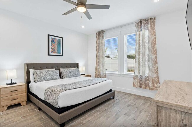 Building Photo - 504 Lyndell Ln