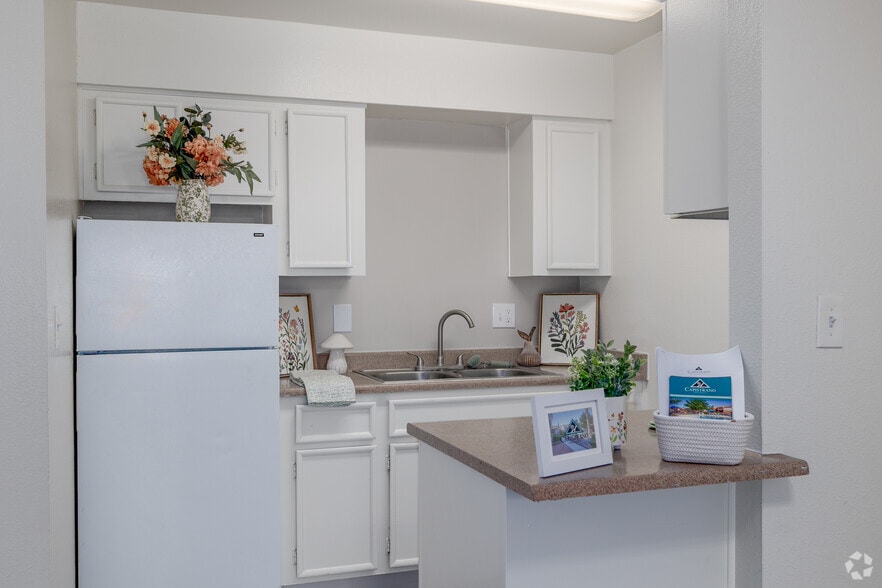 Studio - 404SF - Capistrano