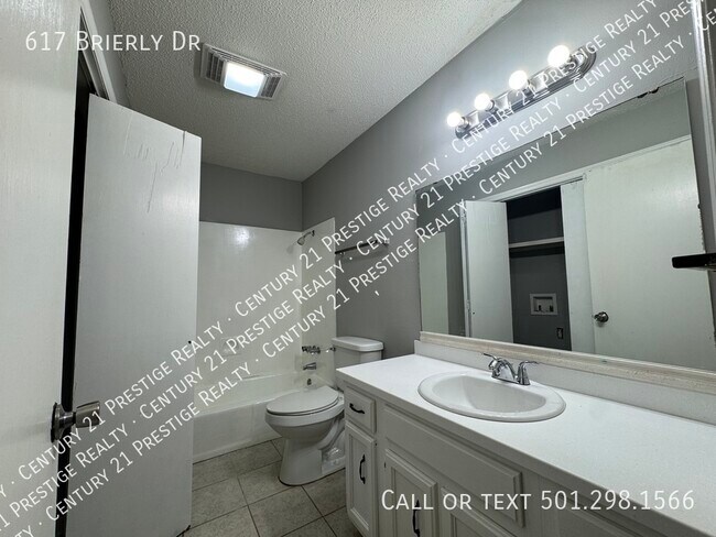 Building Photo - 617 Brierly Dr