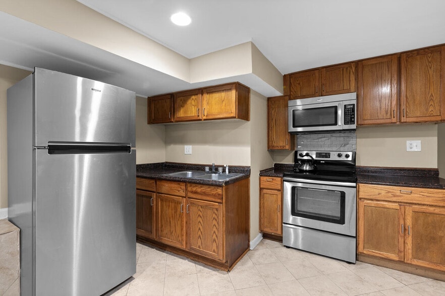 Building Photo - 1008 Hobbs Dr
