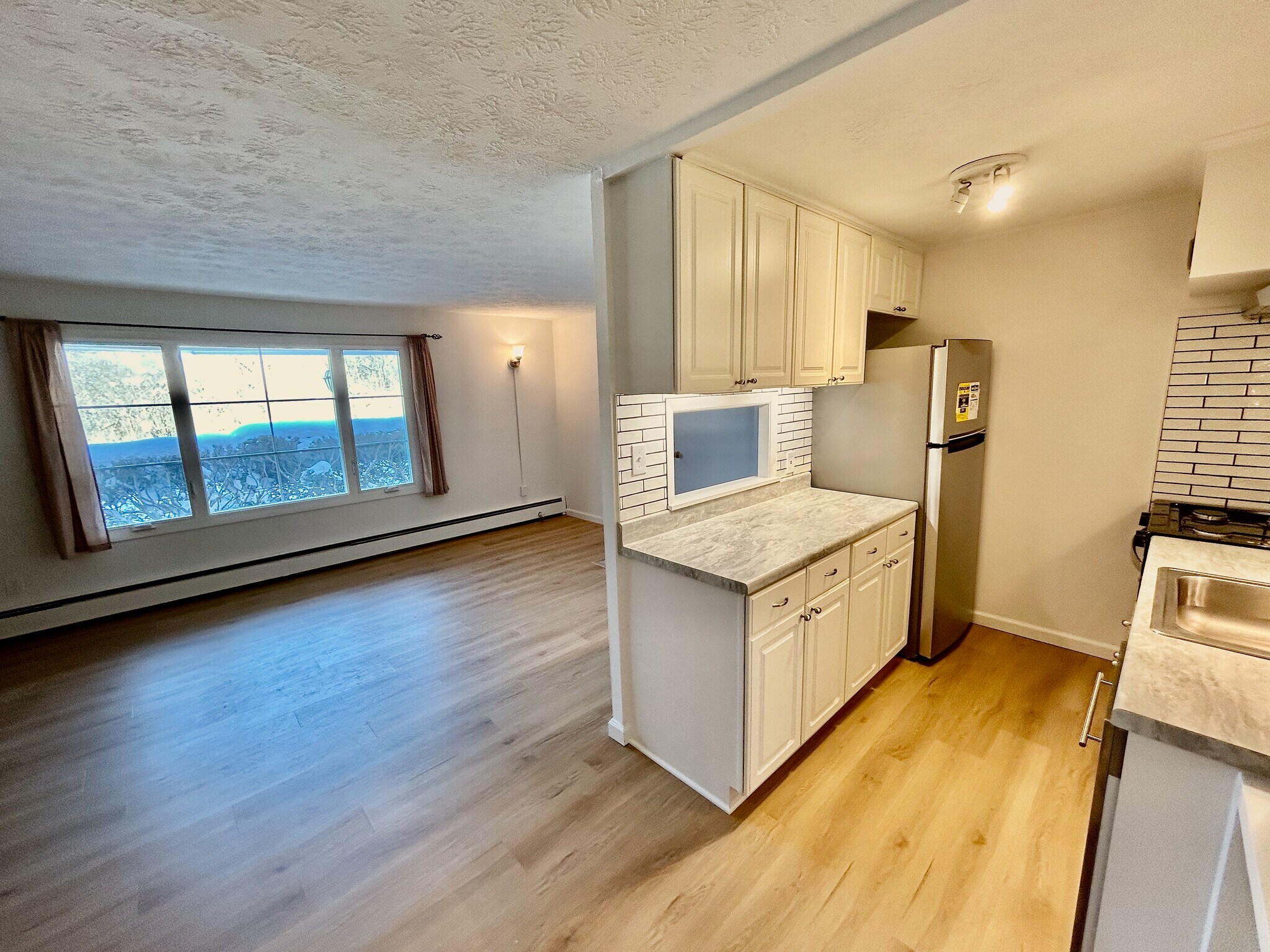 Building Photo - 5011 Nob Hill Dr