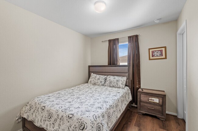 Building Photo - 14714 Sierra Garden Dr