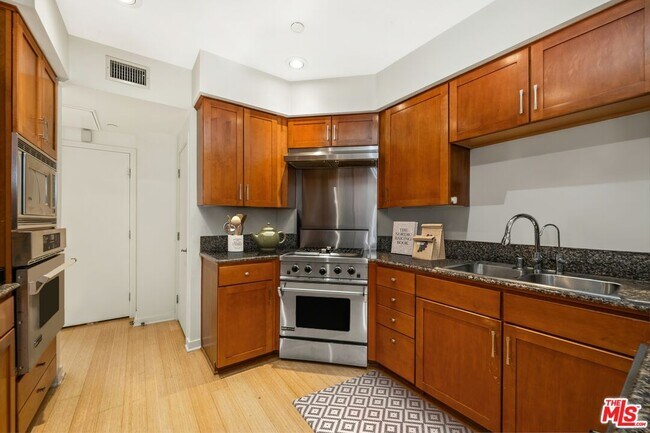 Building Photo - 2111 S Beverly Glen Blvd