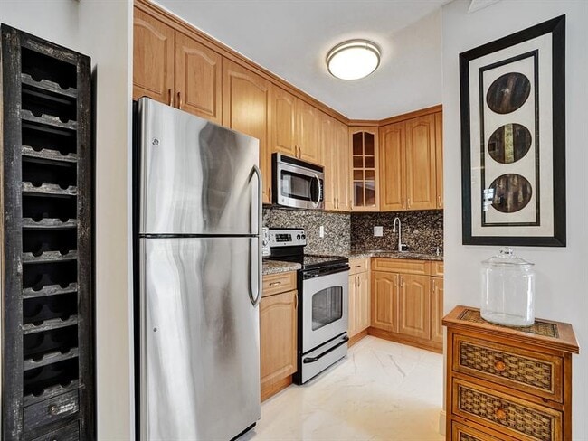 Building Photo - 1439 S Ocean Blvd