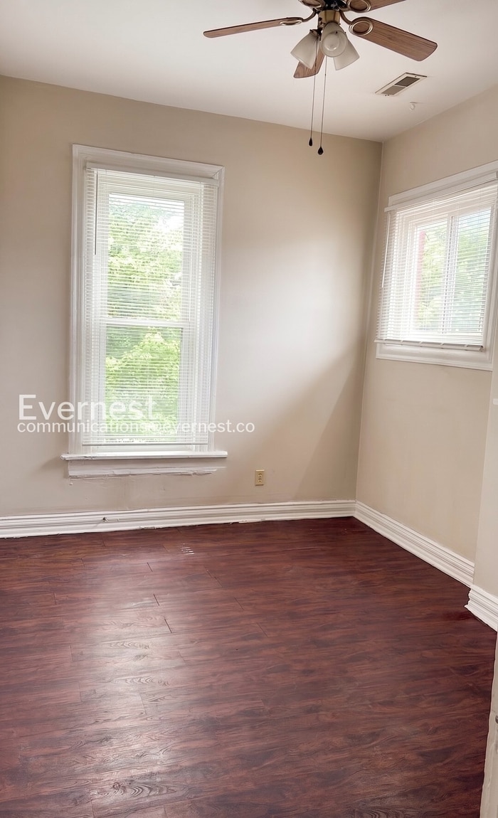 Building Photo - 22 E Welch Ave