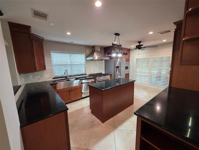 Building Photo - 135 N Dreamweaver Cir