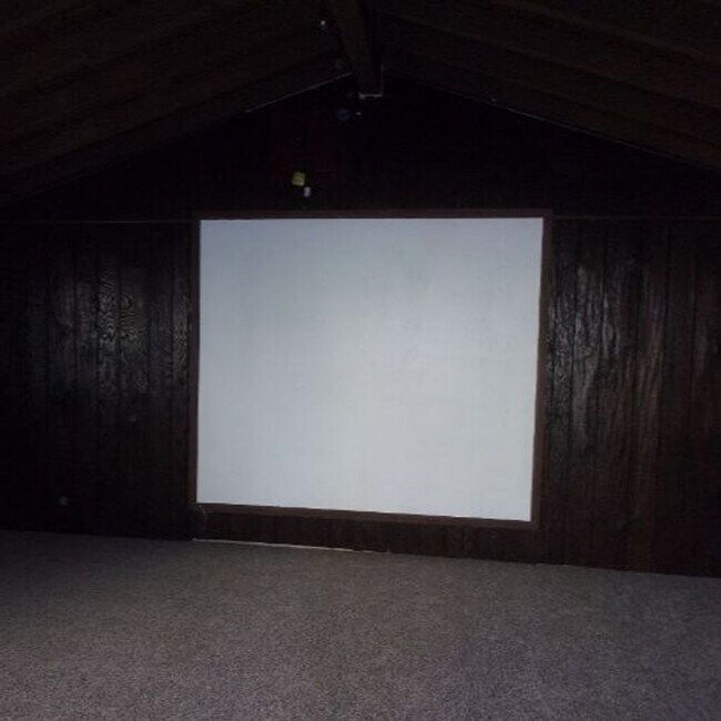 Building Photo - Spacious Private Home with Pool on Nearly Half an Acre